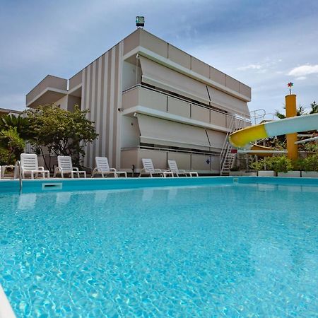 Holiday Club Residence Alba Adriatica Exterior photo