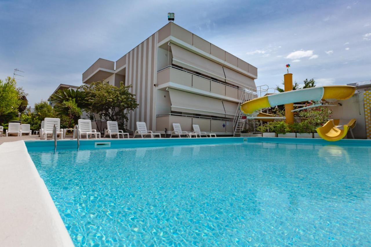 Holiday Club Residence Alba Adriatica Exterior photo