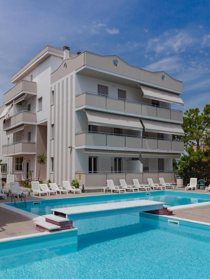 Holiday Club Residence Alba Adriatica Exterior photo