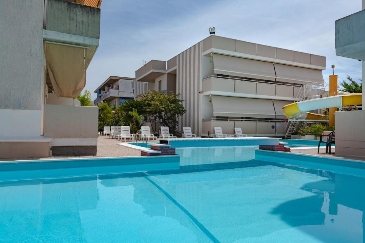 Holiday Club Residence Alba Adriatica Exterior photo