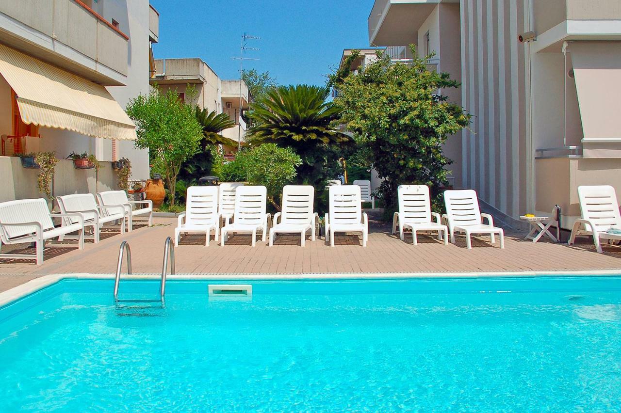 Holiday Club Residence Alba Adriatica Exterior photo
