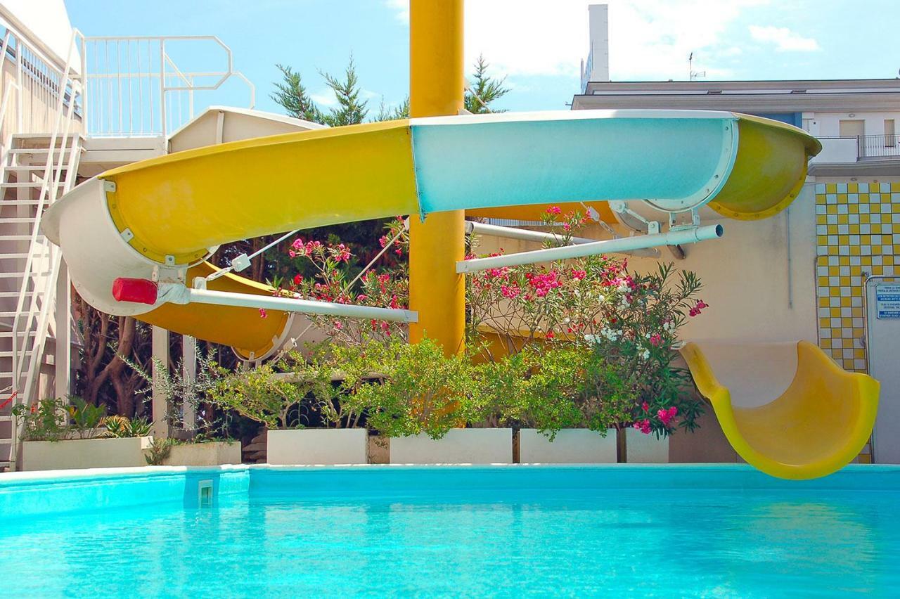 Holiday Club Residence Alba Adriatica Exterior photo